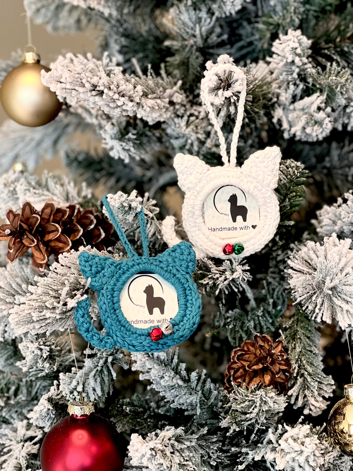 Cat Photo Frame Ornament Crochet Pattern - Instant Download PDF