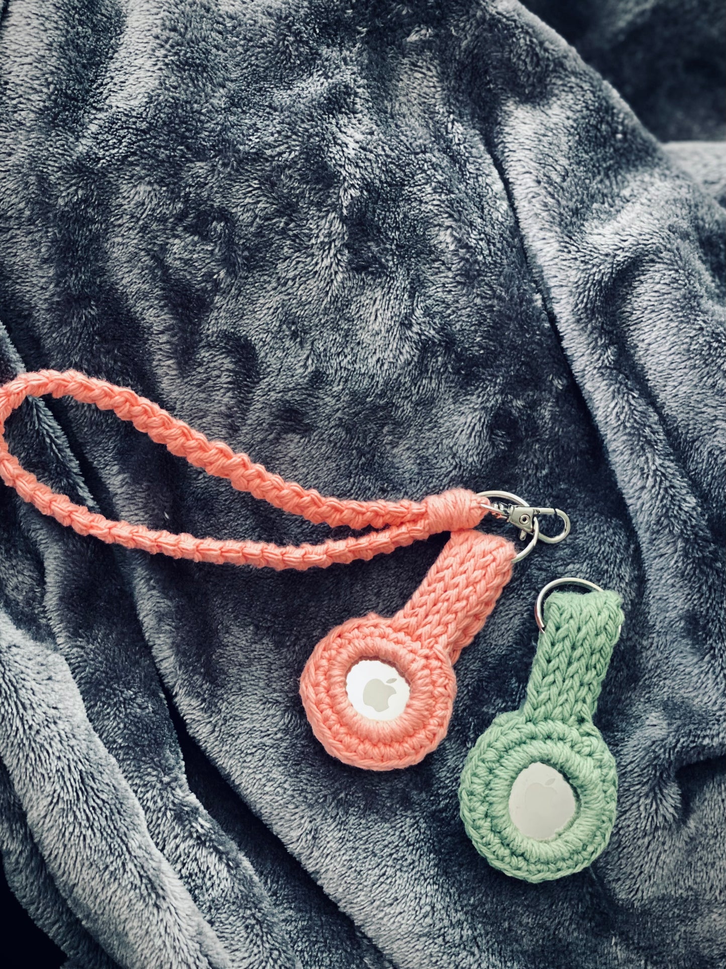 AirTag Holder Keychain in 2 design Crochet Pattern - Instant Download PDF
