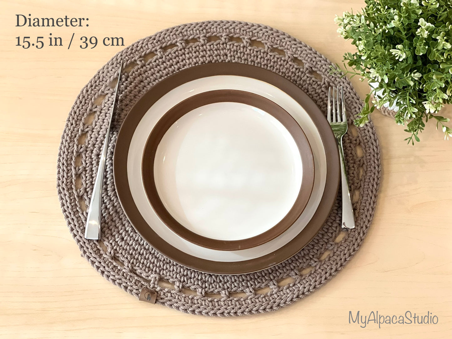 Hand-crocheted Round Placemat - Modern Cotton Table Mat (2 Sizes)
