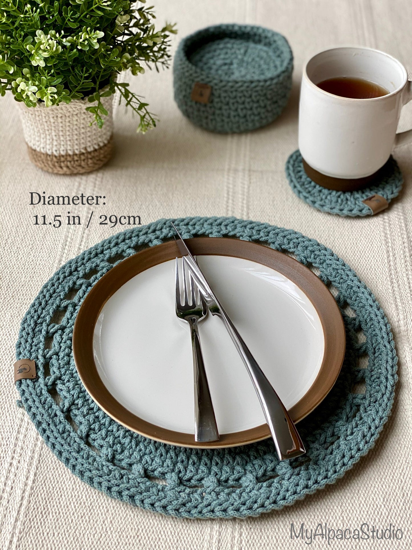 Hand-crocheted Round Placemat - Modern Cotton Table Mat (2 Sizes)