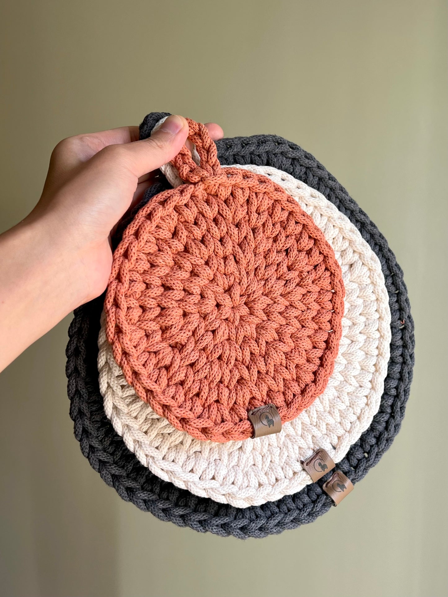 Chunky Round Hot Pad- 3 sizes Option, with or without hanging loop